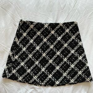 Zara Black/White Skirt Size Medium NWT